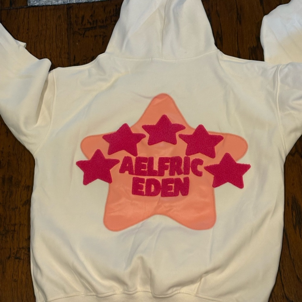 Aelfric Eden Cream Hoodie with Pink and Red Star Design